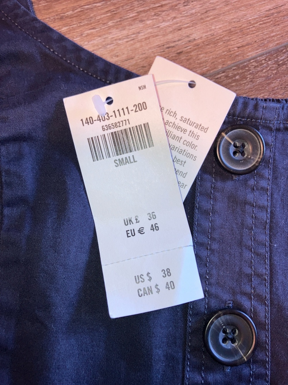 NWT Abercrombie & Fitch Navy Button-Front Crop Top S - Picture 2 of 4